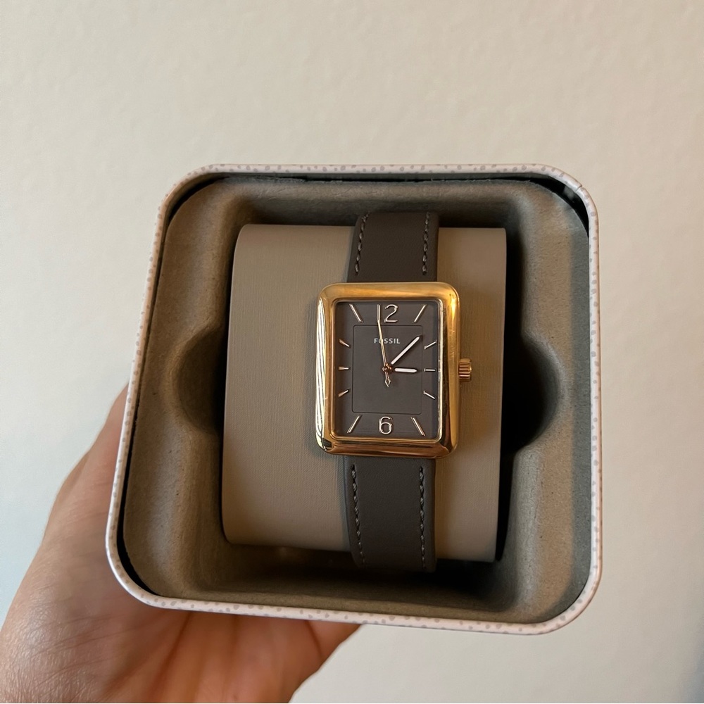 Fossil Watch Atwater ES4245
Leather Japanese Quartz NWT